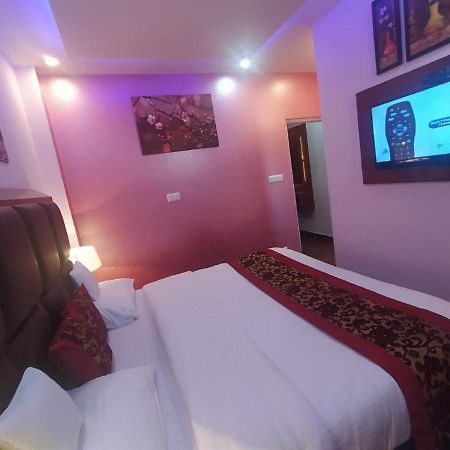 Deluxe Homestay Apartments With Kitchen In شيملا المظهر الخارجي الصورة