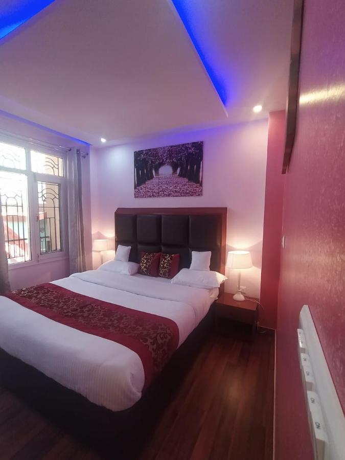 Deluxe Homestay Apartments With Kitchen In شيملا المظهر الخارجي الصورة